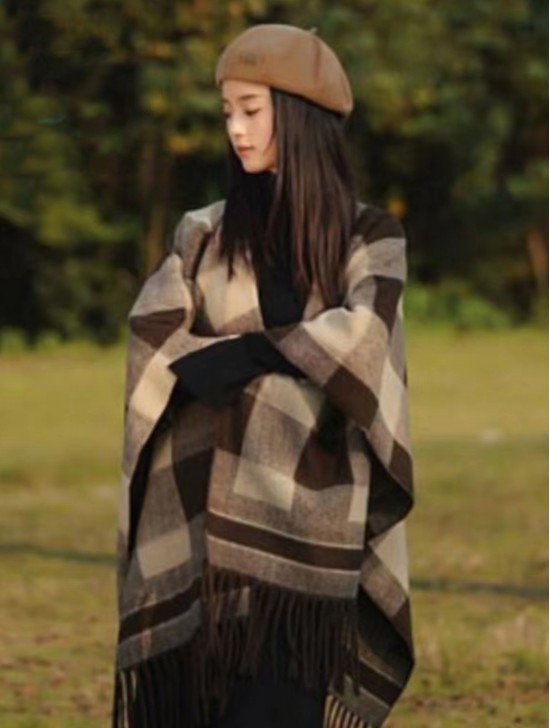 Premium Soft Checkered Cape W/ Fringes